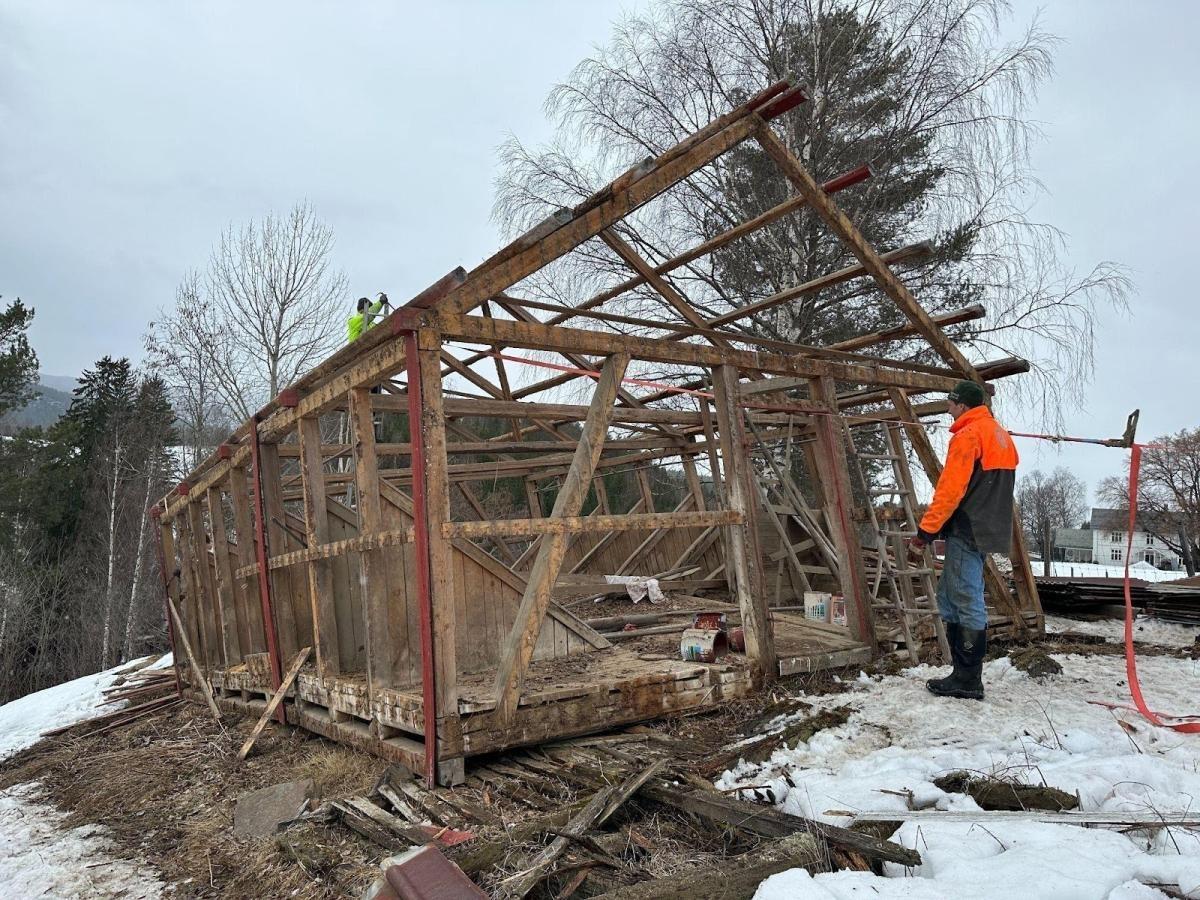 A timber barn being dismantled for re-use, as part of Drastic’s Norwegian Demonstrator project.
