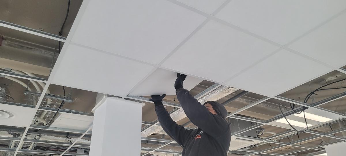 Ceiling tiles reinstallation, in the French Demonstrator.